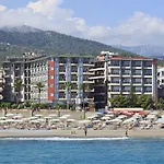 Hotel Monart 4*