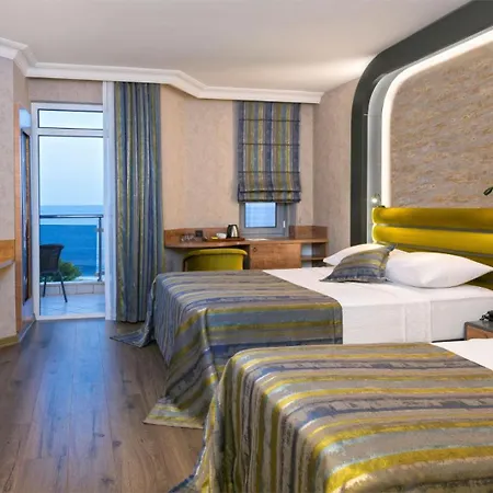 Monart Hotell 4*
