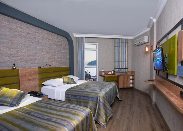 Hotel Monart 4*