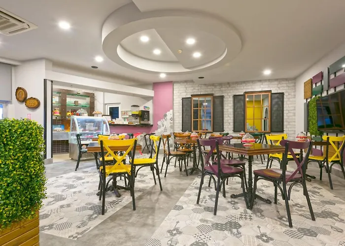 Monart Hotell 4*