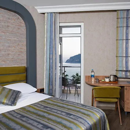 Monart Hotel 4*